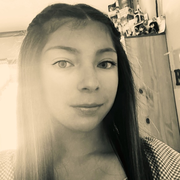 Meet your Posher, Averie - Picture 1 of 1